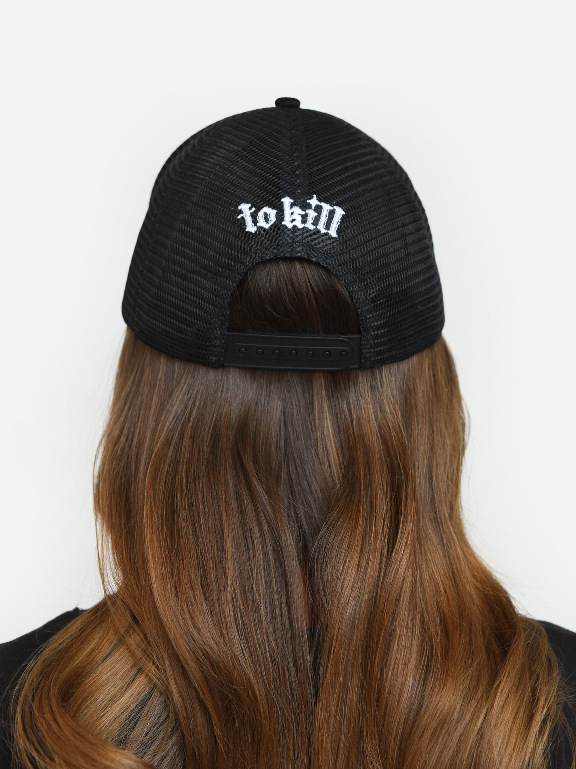 EMBROIDERED TRUCKER HAT